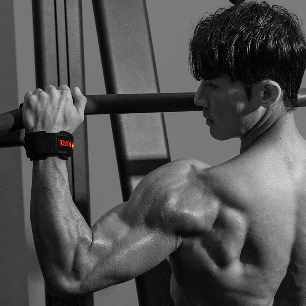 Lat-biased Lifting Grips